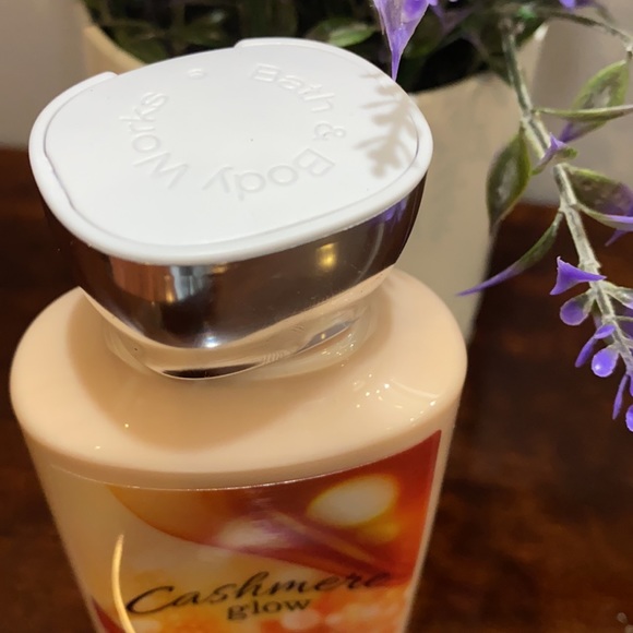 🌼 Bath & Body Works Discontinued Cashmere Glow - Picture 6 of 6